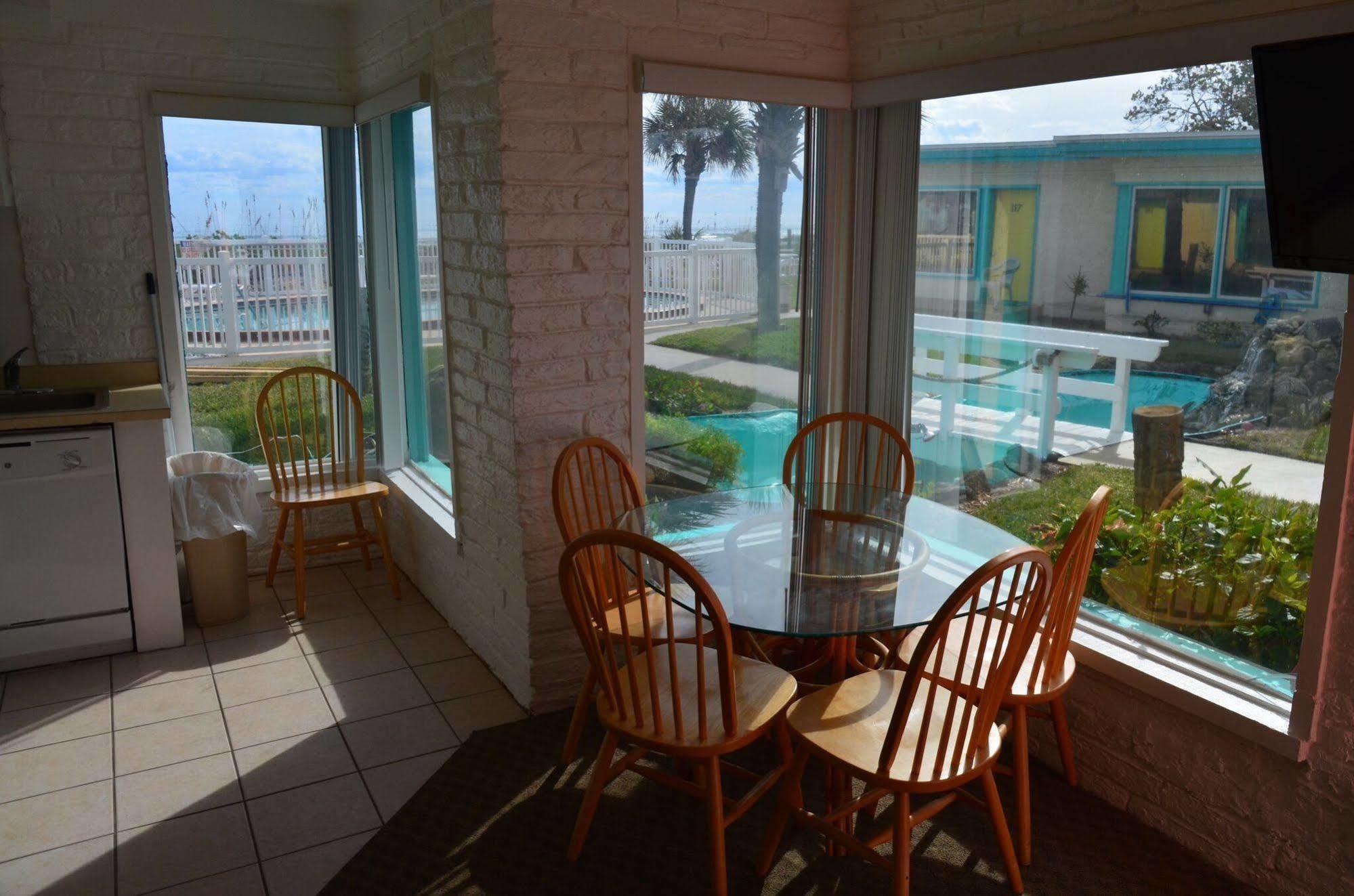 Beach Island Resort Cocoa Beach Extérieur photo